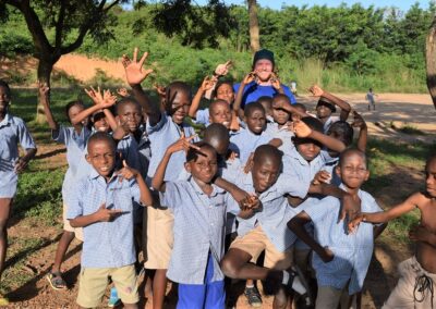 VoluntEars - volunteer with group of students in Ghana