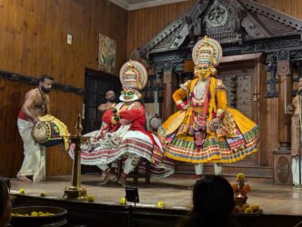Kathakali dancing in Kerala, India - VoluntEars