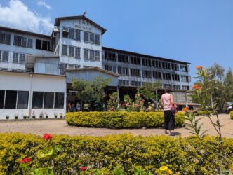Tea factory in Munnar, India - VoluntEars